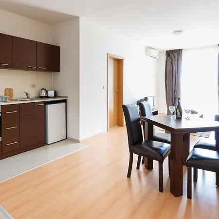 Seaside With 2 Bedrooms For Up To 5 Guests Apartament Sunny Beach