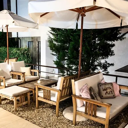 Seaside With 2 Bedrooms For Up To 5 Guests *