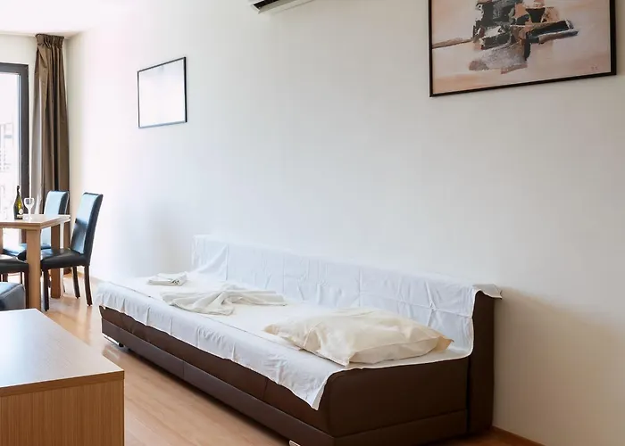 Апартамент Seaside With 2 Bedrooms For Up To 5 Guests Слънчев бряг